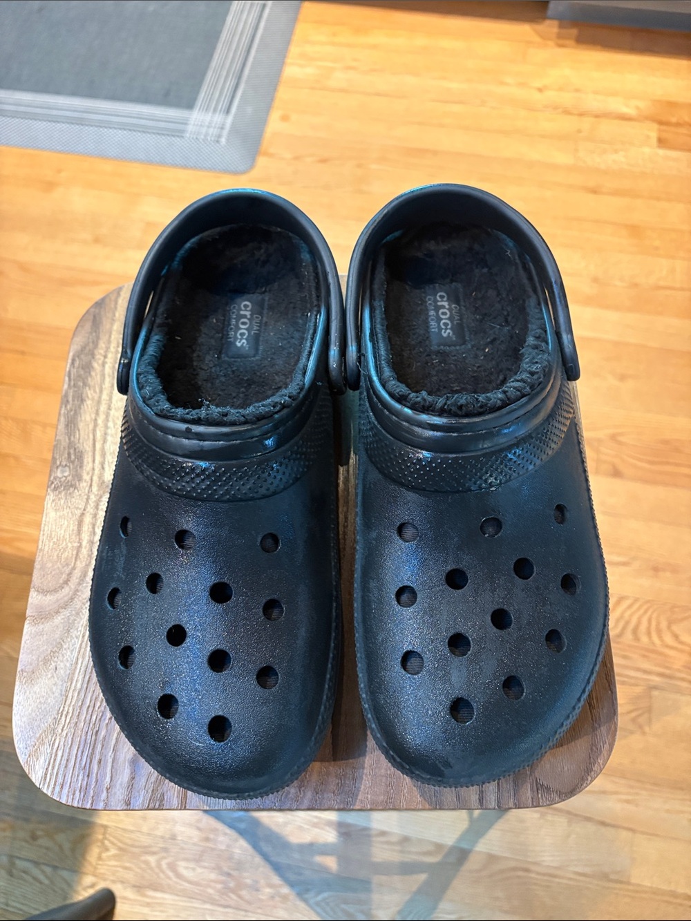 CROCS Mens Black Fuzzy-Lined Clog with Heel Strap